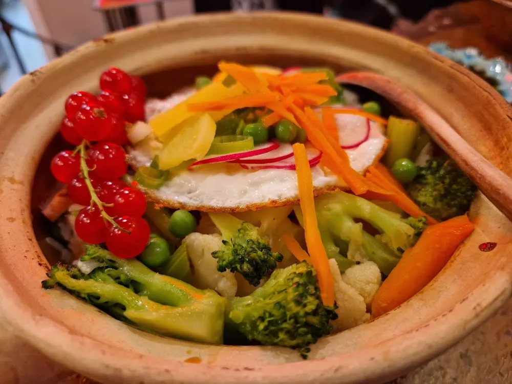 Marmite de Riz Au Porc Fumé Et Œuf Bio